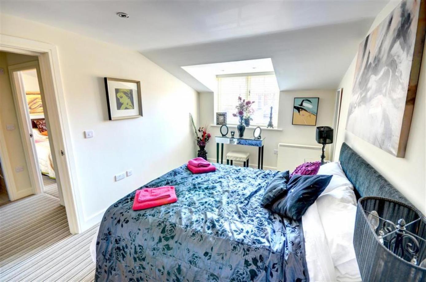 Hotties House - Two-Bed Cottage, Dog-Friendly & Off-Street Parking - Scarborough Eksteriør bilde
